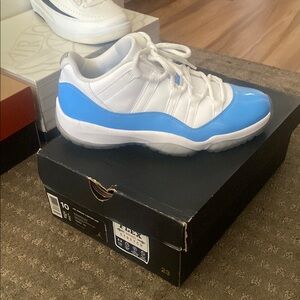 Jordan Athletic Shoes White and Blue